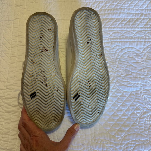 Hush Puppies White Leather Shoes - Picture 6 of 7